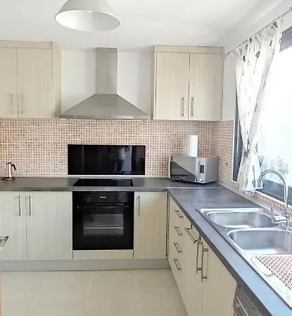 Triplex 8 Islas Feriehus *